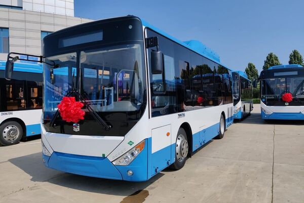 Торжественная церемония отправки новых автобусов для Еревана с завода в Китае - Sputnik Армения