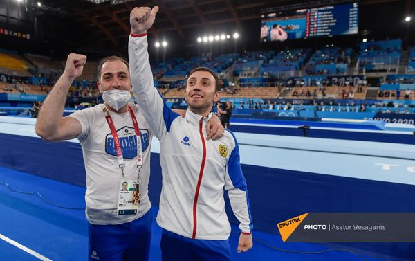 Гимнаст Артур Давтян празднует победу на XXXII летних Олимпийских играх (2 августа 2021). Токио - Sputnik Армения