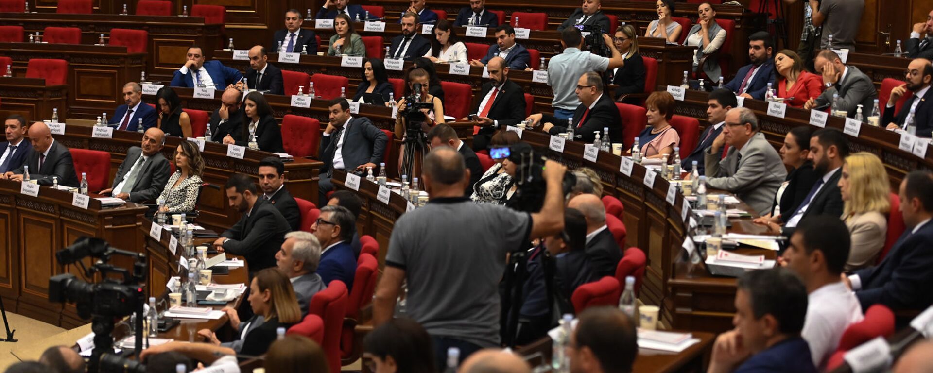 Первое заседание парламента Армении 8-го созыва (2 августа 2021). Еревaн - Sputnik Армения, 1920, 04.08.2021