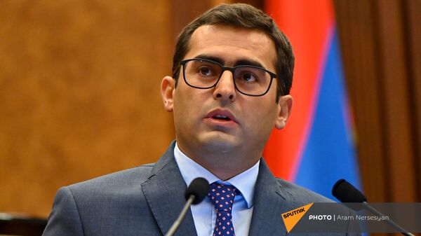 Акоб Аршакян на заседании Парламента (4 августа 2021). Еревaн - Sputnik Армения