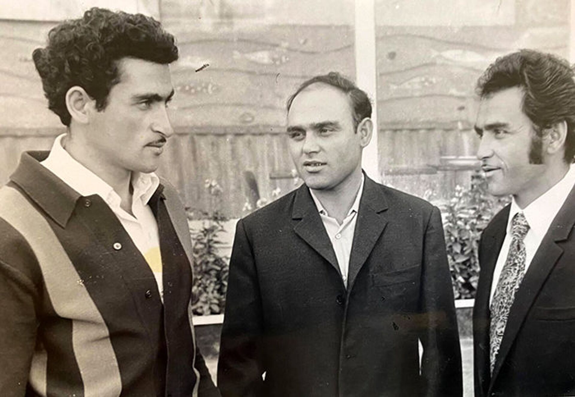 Сурен Хачатрян с братьями на архивной фотографии - Sputnik Արմենիա, 1920, 14.09.2021