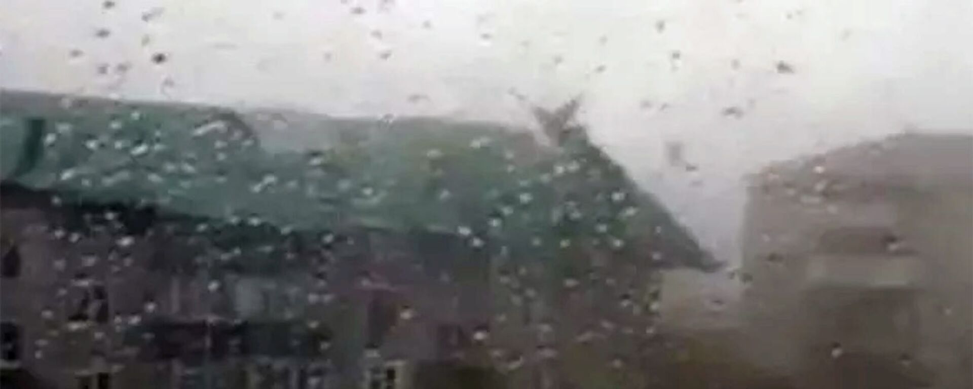 В Башкирии ураган снес крыши домов и школ - Sputnik Արմենիա, 1920, 05.08.2021