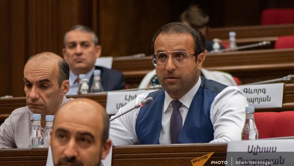 Айк Саркисян на заседании Парламента (4 августа 2021). Еревaн - Sputnik Армения