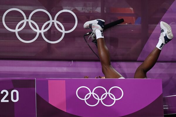 Американка Жаклин Янг в финальном матче по баскетболу 3х3 среди женщин между сборными США и России на XXXII летних Олимпийских играх в Токио - Sputnik Армения