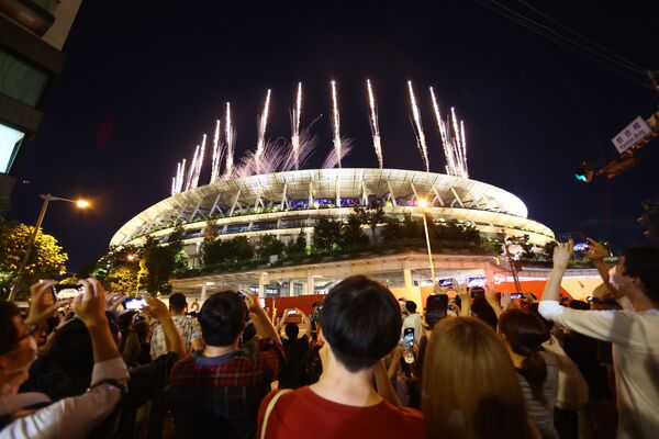 Салют на торжественной церемонии закрытия XXXII летних Олимпийских игр в Токио. - Sputnik Армения
