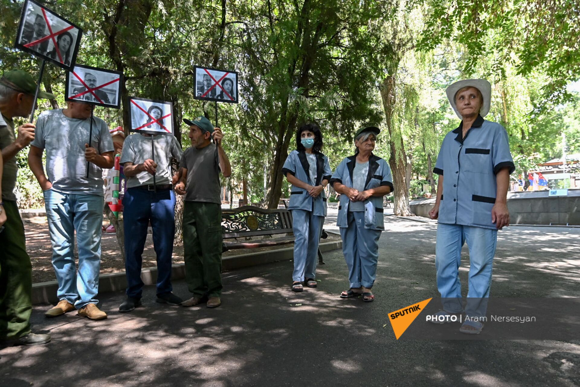 Акция протеста сотрудников Ереванского зоопарка против бывшего директора (11 августа 2021). Еревaн - Sputnik Արմենիա, 1920, 14.09.2021