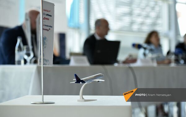 Макет самолета авиакомпании «Люфтганза» на презентации рейса Франкфурт-Ереван (12 августа 2021). Еревaн - Sputnik Армения