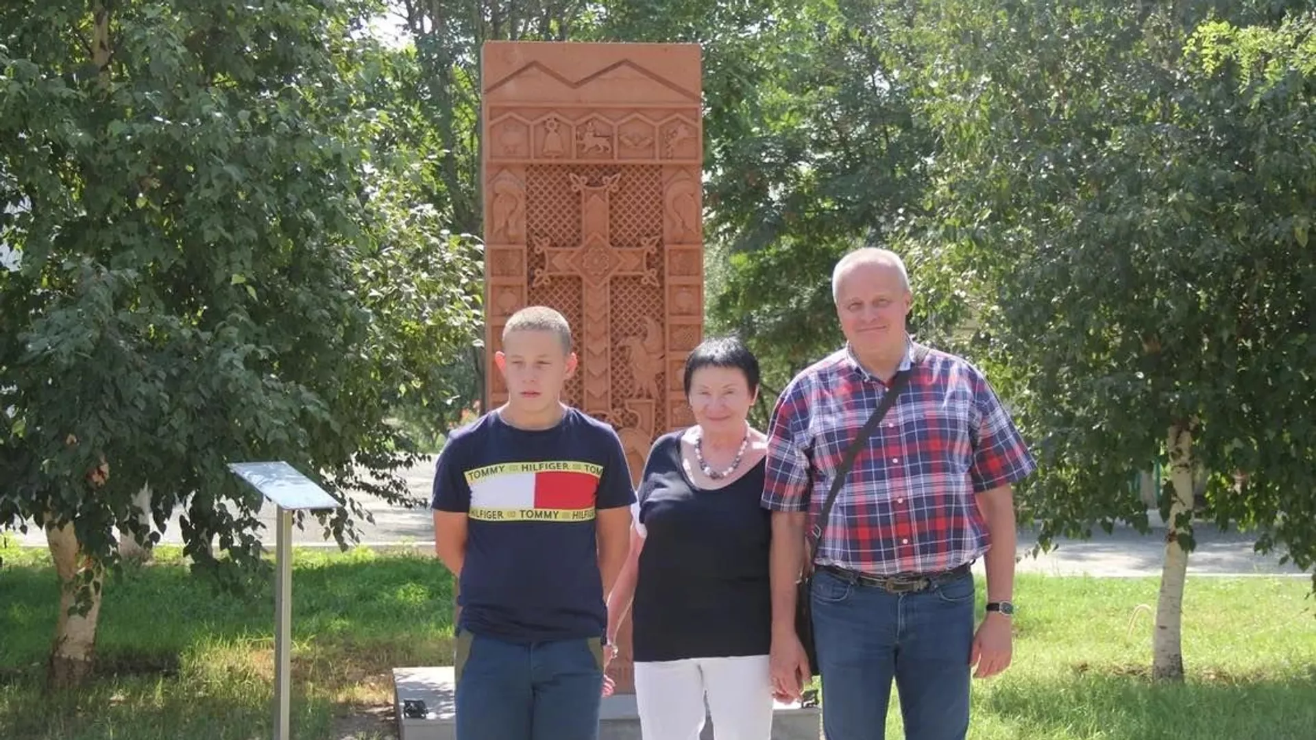 Посол России Сергей Копыркин во время отпуска с семьей путешествует по Армении Посол России Сергей Копыркин во время отпуска с семьей путешествует по Армении - Sputnik Армения, 1920, 13.08.2021