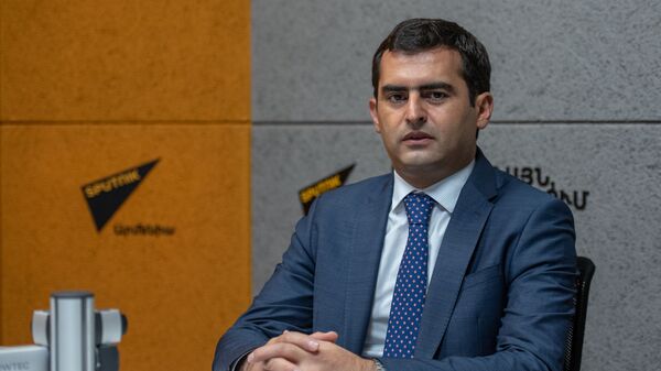 Вице-спикер Парламента Армении Акоб Аршакян в гостях радио Sputnik - Sputnik Армения