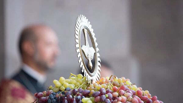 В Первопрестольном  Эчмиадзине отмечается праздник Успения Пресвятой Богородицы (15 августа 2021). Эчмиадзин - Sputnik Армения