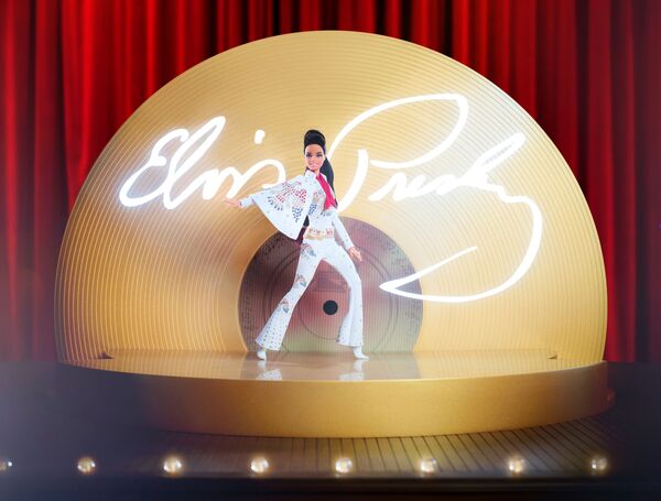 Кукла барби Элвиса Пресли․
A special edition Elvis Barbie doll is seen in this picture obtained by Reuters on August 10, 2021.  - Sputnik Армения