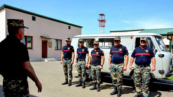 Сотрудники госслужбы по чрезвычайным ситуациям МВД Карабаха  - Sputnik Армения