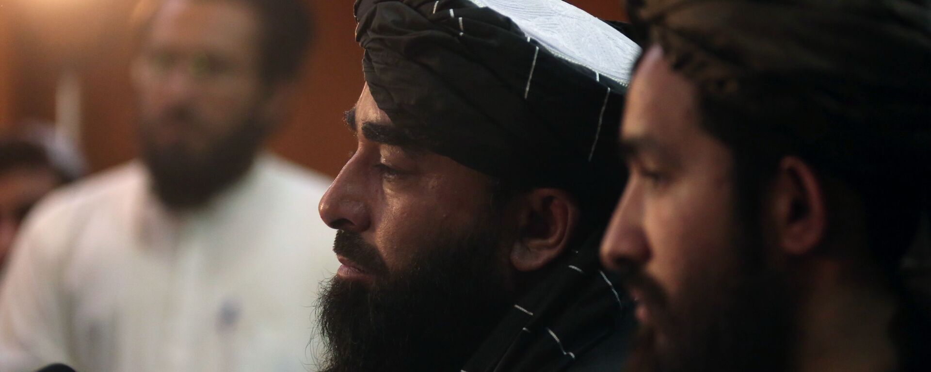 Представитель движения Талибан Забиулла Муджахид во время пресс-конференции в Кабуле (17 августа 2021). Афганистан - Sputnik Армения, 1920, 05.09.2021