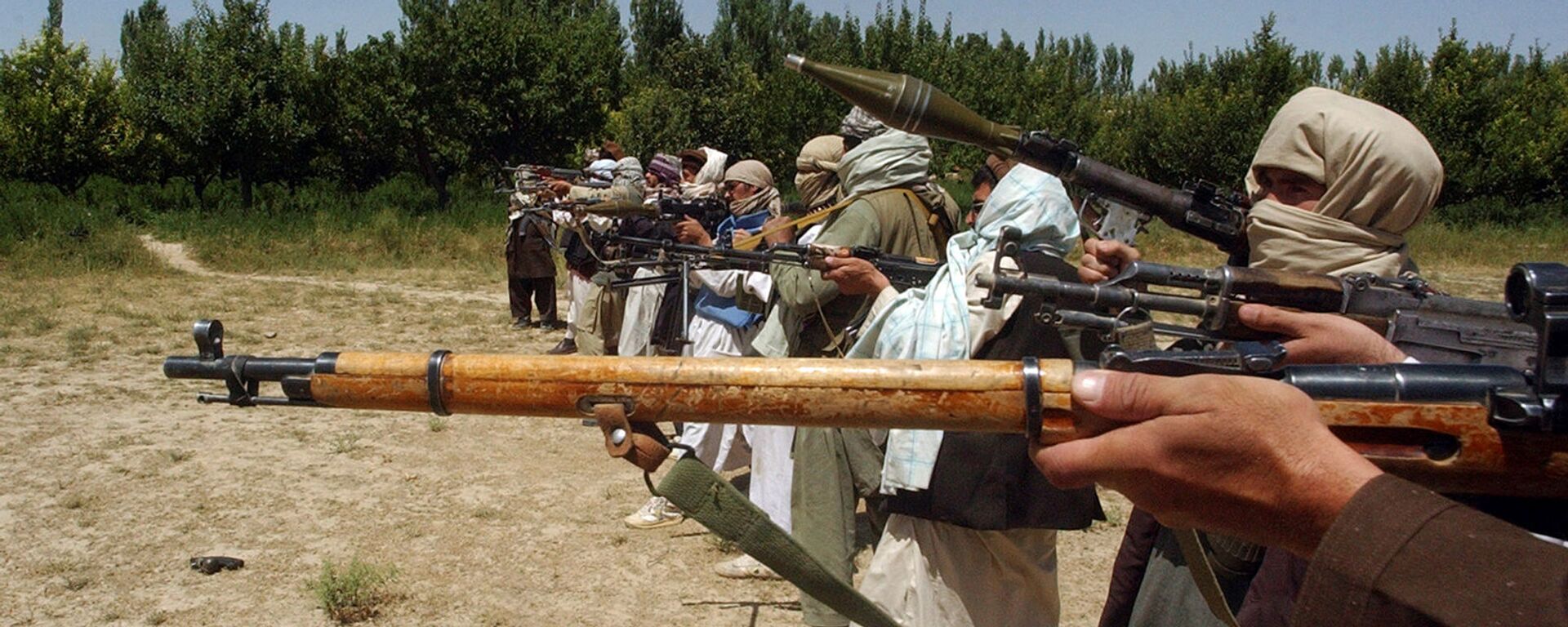Боевики Талибана тренируются с оружием в Афганистане - Sputnik Армения, 1920, 08.09.2021