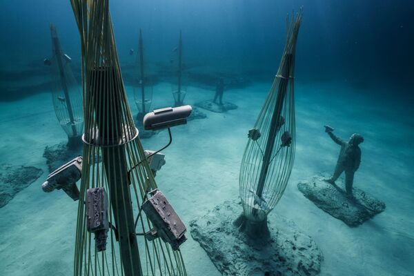 Объекты музея подводной скульптуры Musan у пляжа Пернера в Айя-Напе, Кипрю - Sputnik Армения