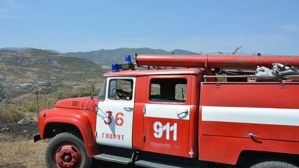 Пожарная машина МЧС в Карабахе - Sputnik Армения