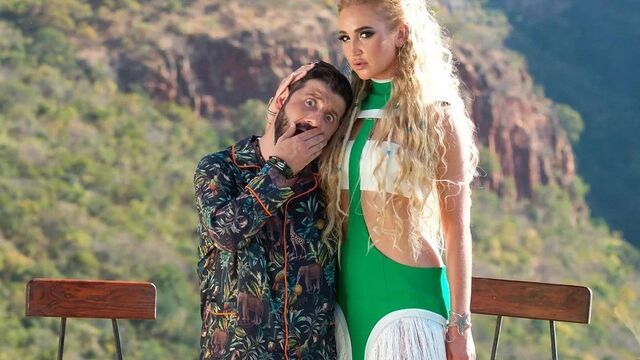 Ular uysiz keksa ayolni sikishdi Awesome Coworker porno videoni onlayn tomosha qiling