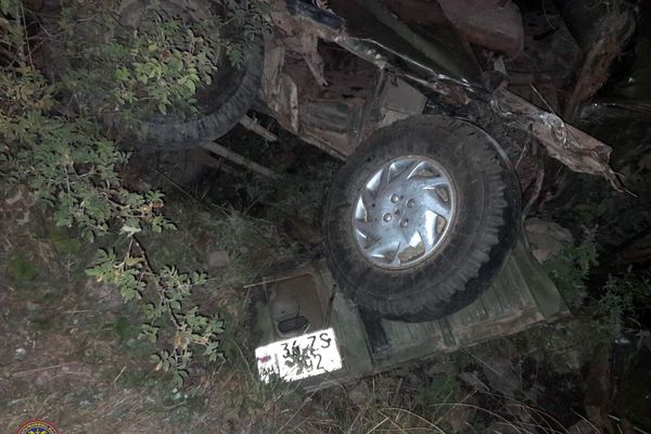 Բերդ քաղաքի մոտ «UAZ»-ը գլորվել է ձորը - Sputnik Արմենիա