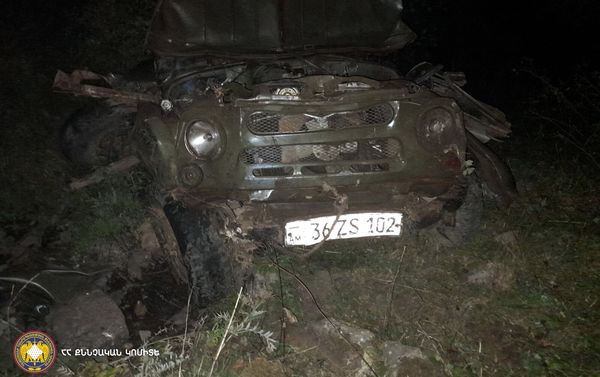 Բերդ քաղաքի մոտ «UAZ»-ը գլորվել է ձորը - Sputnik Արմենիա