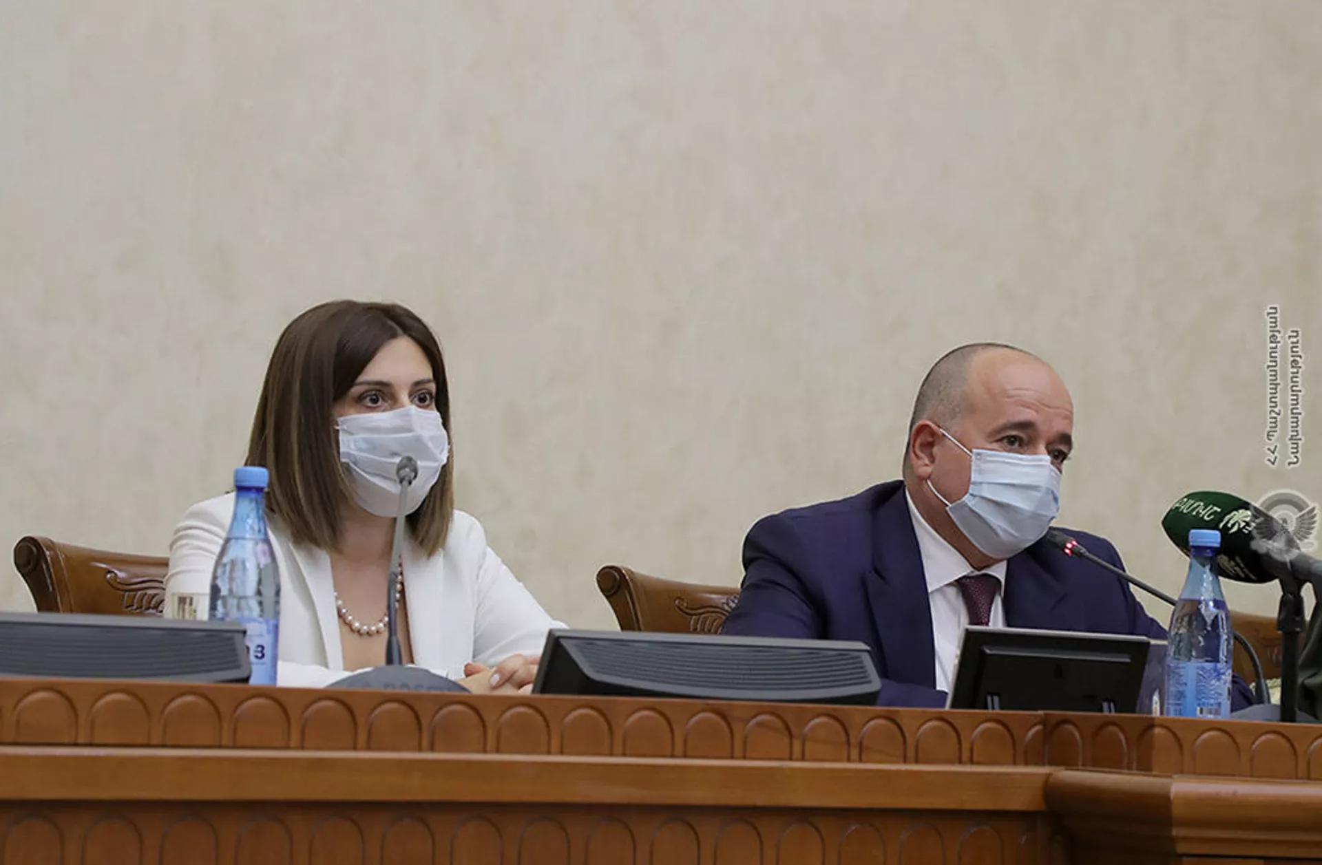 Анаит Аванесян и Аршак Карапетян на церемонии награждения врачей, принявших участие в 44-дневной войне (2 сентября 2021). Еревaн - Sputnik Армения, 1920, 14.09.2021