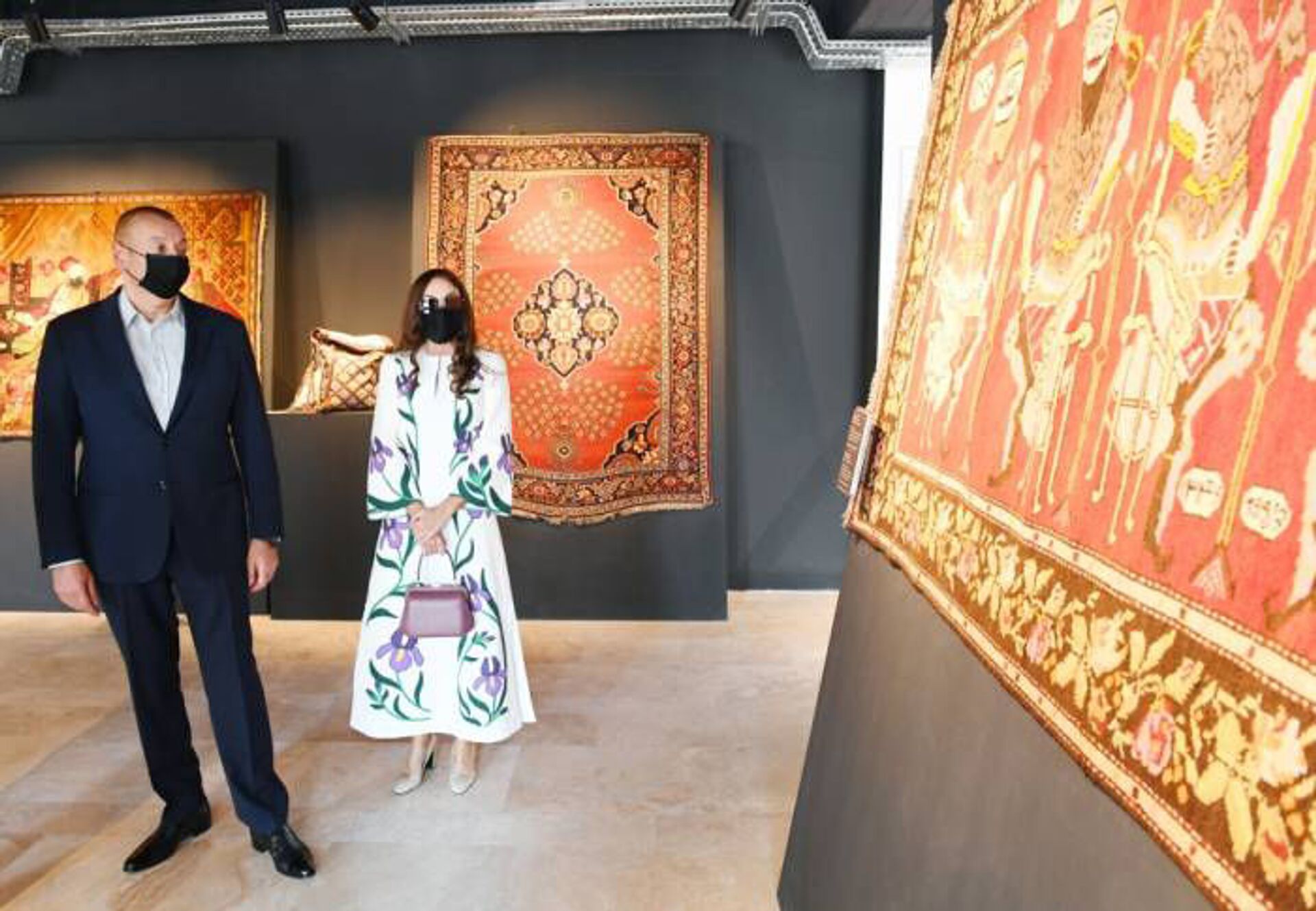 Ильхам Алиев с женой в шушинском музее ковров - Sputnik Армения, 1920, 14.09.2021