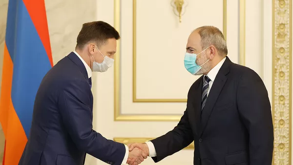 Премьер-министр Никол Пашинян принял председателя правления Евразийского банка развития (ЕАБР) Николая Подгузова и возглавляемую им делегацию (6 сентября 2021). Еревaн - Sputnik Армения