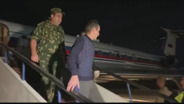 Самолет, доставивший армянских пленных, приземлился в аэропорту Звартноц - Sputnik Армения