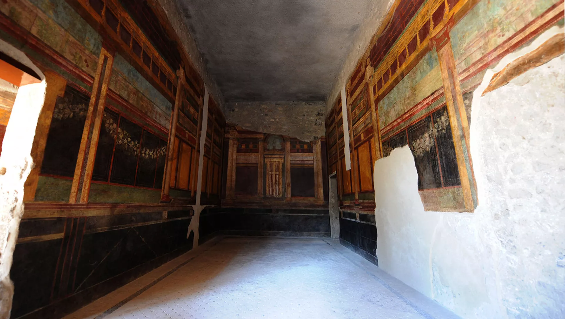 Фрески на Римской вилле мистерий (Villa dei Misteri) на археологическом участке Помпеи (20 марта 2015). Италия Фрески на Римской вилле мистерий (Villa dei Misteri) на археологическом участке Помпеи (20 марта 2015). Италия - Sputnik Армения, 1920, 09.09.2021