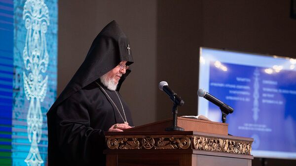 Католикос Гарегин II на международной конференции Религиозная свобода и мир (9 сентября 2021). Эчмиадзин - Sputnik Армения