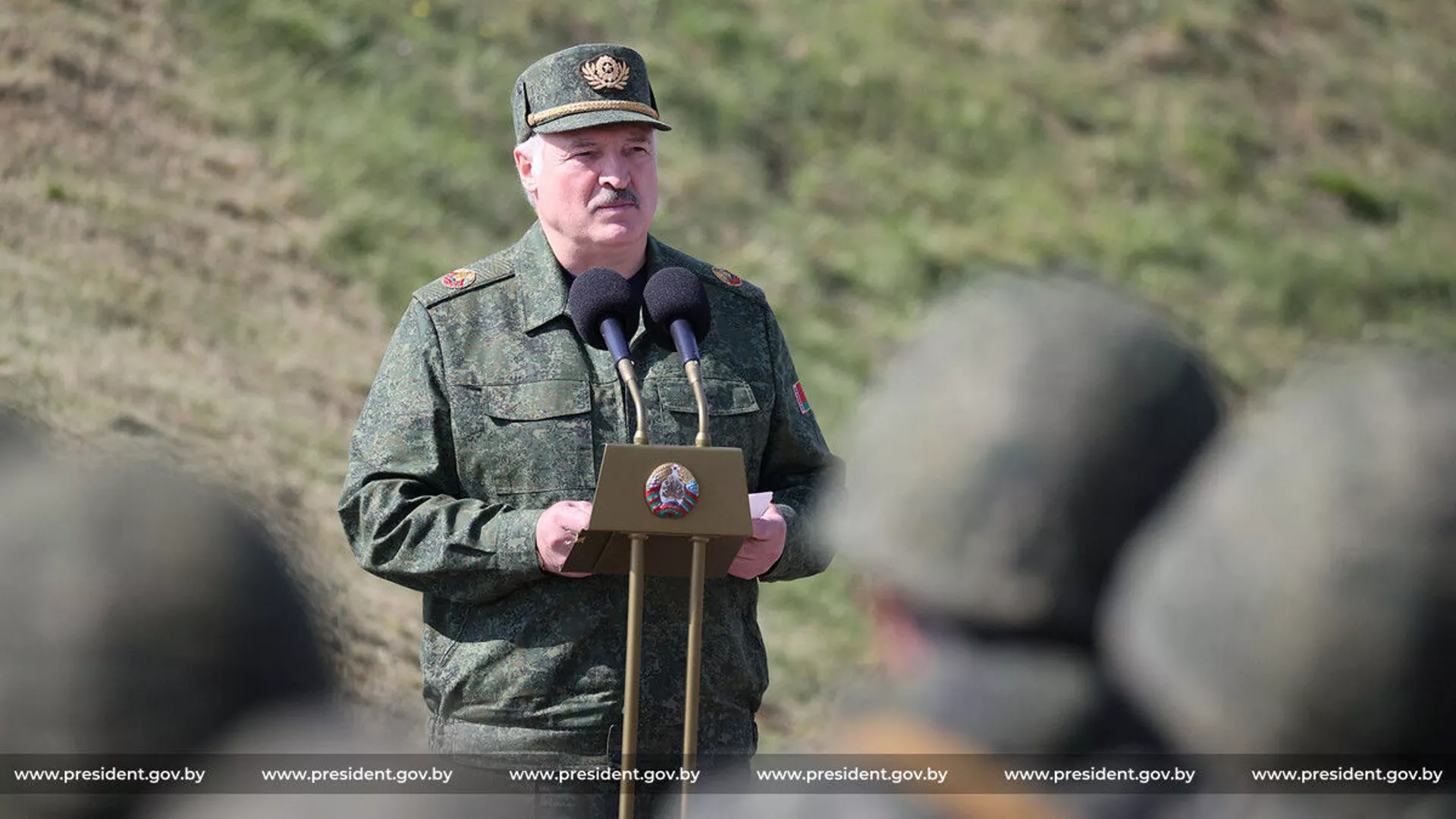 Президент Беларуси Александр Лукашенко принял участие в активной фазе белорусско-российского стратегического учения Запад-2021 (12 сентября 2021). Обуз-Лесновский полигон