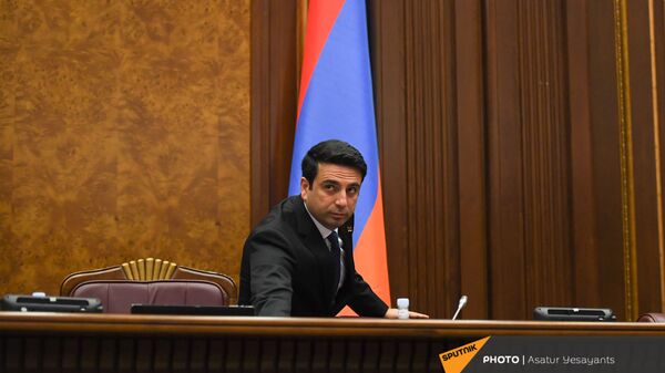 Ален Симонян во время заседания НС (13 сентября 2021). Еревaн - Sputnik Արմենիա