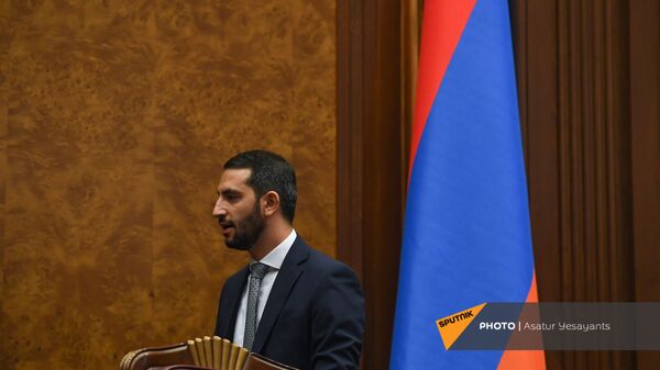 Рубен Рубинян во время заседания НС (13 сентября 2021). Еревaн - Sputnik Армения