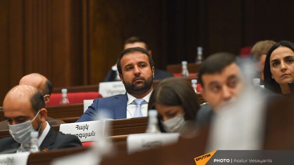 Айк Саркисян во время заседания НС (13 сентября 2021). Еревaн - Sputnik Армения