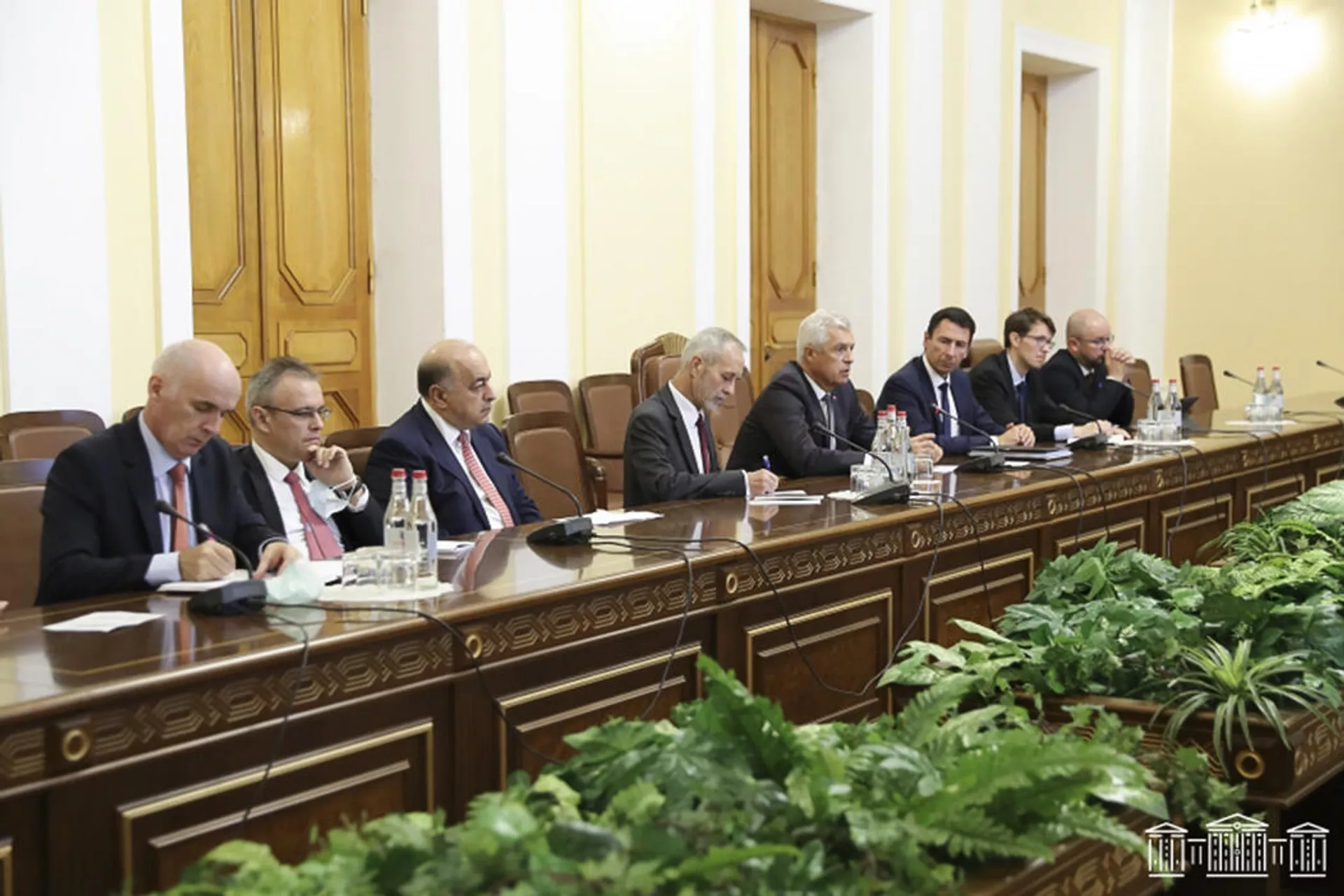 Председатель Парламента Ален Симонян принял делегацию, возглавляемую главой МИД Словакии Иваном Корчоком (14 сентября 2021). Еревaн Председатель Парламента Ален Симонян принял делегацию, возглавляемую главой МИД Словакии Иваном Корчоком (14 сентября 2021). Еревaн - Sputnik Армения, 1920, 14.09.2021