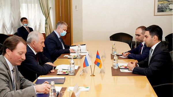ՊԵԿ նախագահ Ռուստամ Բադասյանը հանդիպել է Ռուսաստանի Դաշնության դաշնային մաքսային ծառայության ղեկավար Վլադիմիր Բուլավինի հետ - Sputnik Արմենիա