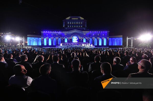 Праздничный концерт по случаю 30-летия независимости Армении - Sputnik Армения