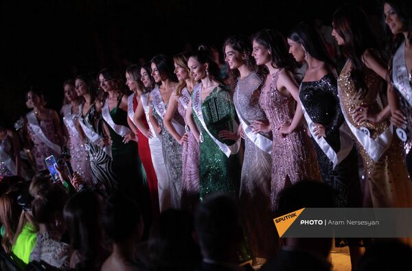 Торжественная церемония избрания победительниц конкурсов &quot;Мисс Вселенная Армения&quot; и &quot;Мисс Мира Армения&quot;, которые представят Армению на конкурсах &quot;Мисс Вселенная&quot; и &quot;Мисс Мира&quot;  - Sputnik Армения