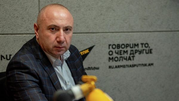Депутат оппозиционной фракции Айастан Андраник Теванян в гостях радио Sputnik - Sputnik Армения