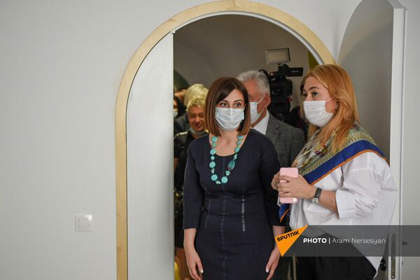 Երևանում պալիատիվ խնամքի մանկական կլինիկայի բացմանը ներկա էր ՀՀ առողջապահության նախարար Անահիտ Ավանեսյանը - Sputnik Արմենիա