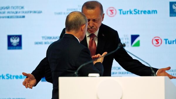 Президенты России и Турции Владимир Путин и Реджеп Тайип Эрдоган на мероприятие, посвященное завершению одного из этапов строительства газопровода Турецкий поток (19 ноября 2018). Стамбул - Sputnik Армения