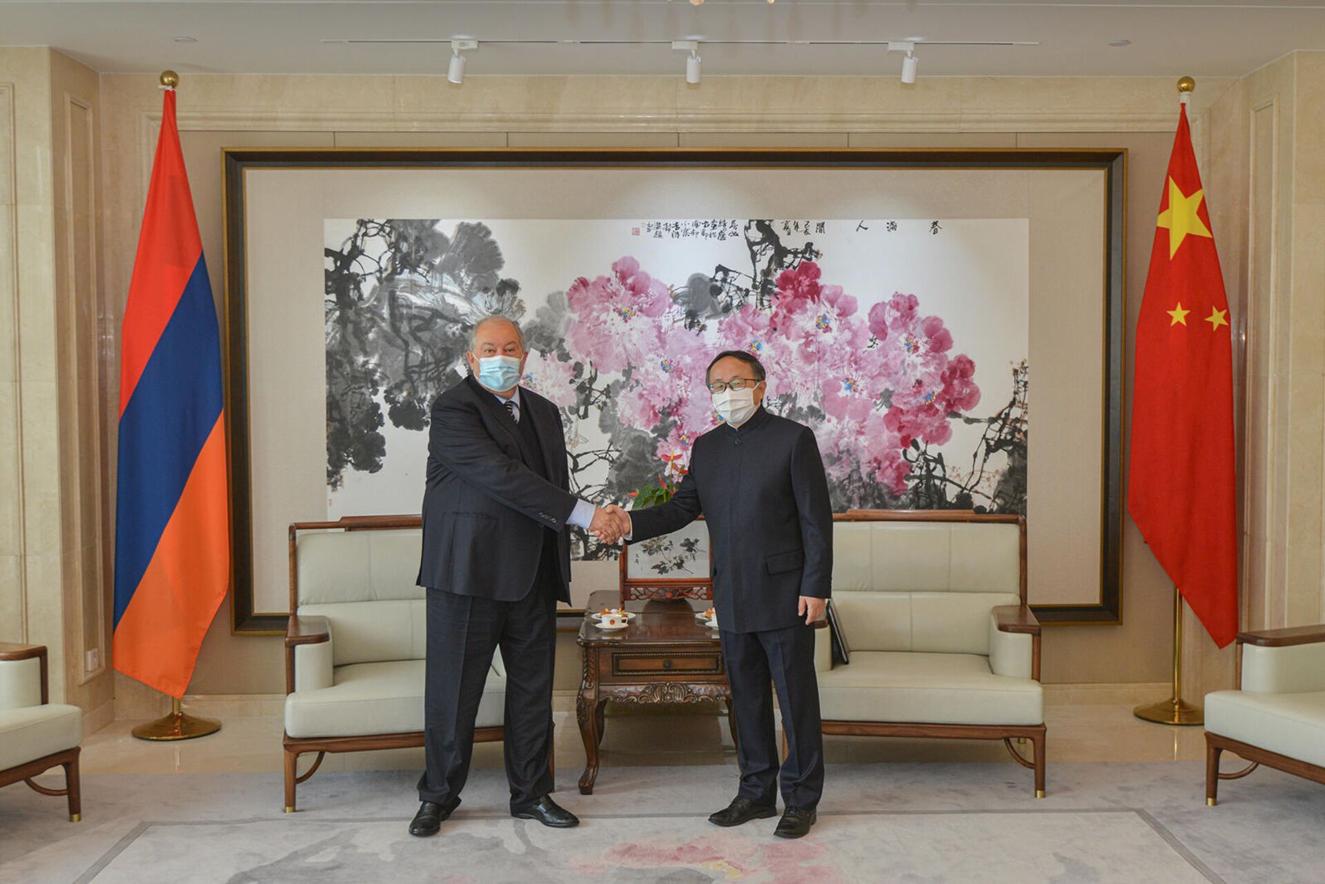 Президент Армен Саркисян посетил посольство Китая в Армении по случаю национального праздника Китая-годовщины образования Китайской Народной Республики (1 октября 2021). Еревaн - Sputnik Արմենիա, 1920, 01.10.2021