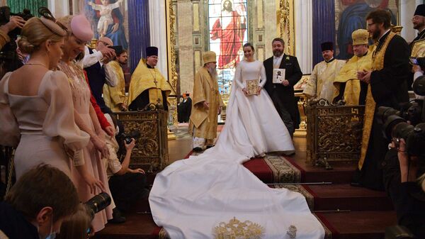 Великий князь Георгий Романов и Виктория Беттарини на церемонии венчания в Исаакиевском соборе в Санкт-Петербурге - Sputnik Армения