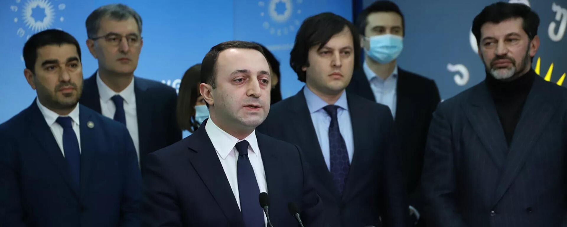 Ираклий Гарибашвили выступает во время брифинга лидеров правящей партии Грузинская мечта (18 февраля 2021). Тбилиси - Sputnik Армения, 1920, 02.10.2021