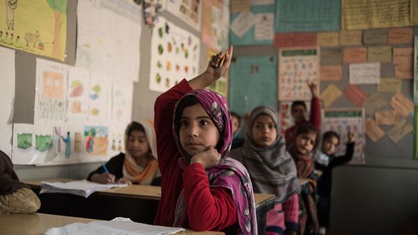 Ученики в классе школы для бывших беспризорных детей Aschiana в Кабуле  - Sputnik Армения