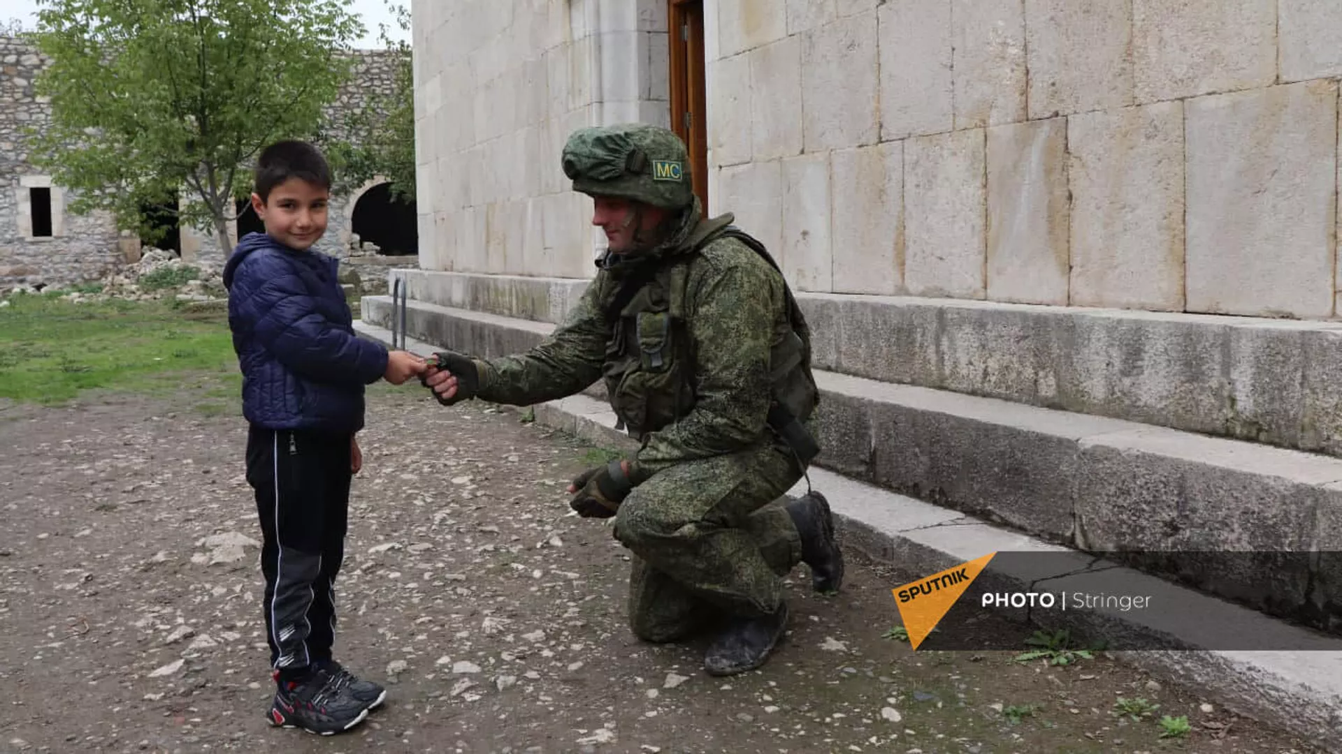 Российские миротворцы в Нагорном Карабахе обеспечивают безопасность посещения монастырского комплекса Амарас