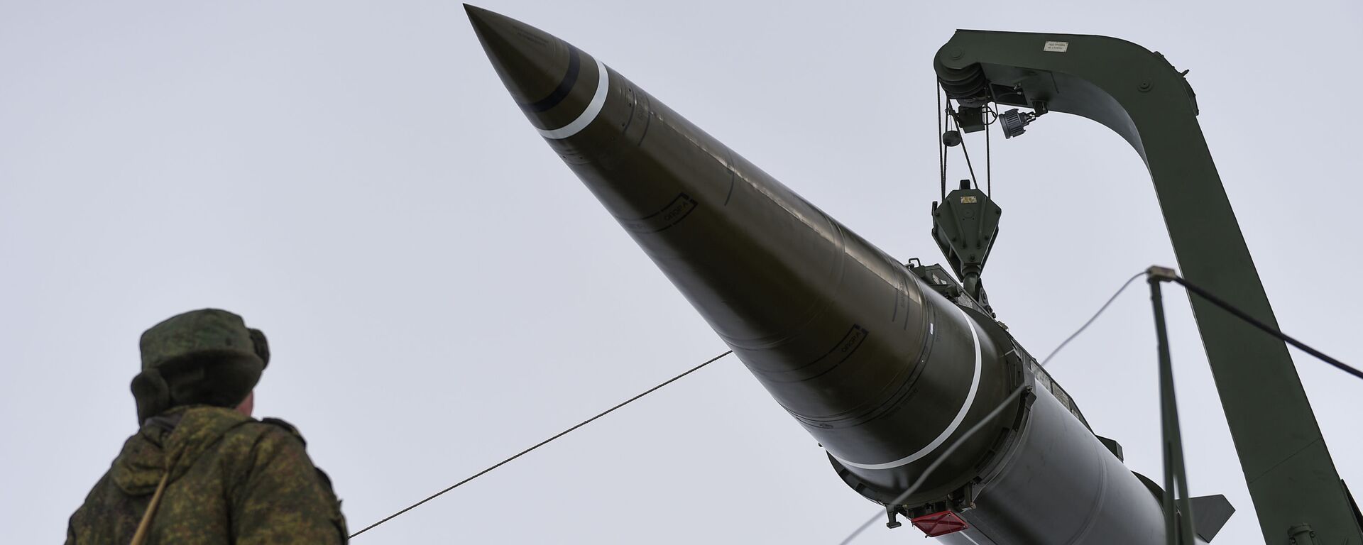 Подготовка к пуску ракеты комплекса Искандер-М с полигона Капустин Яр - Sputnik Армения, 1920, 05.10.2021