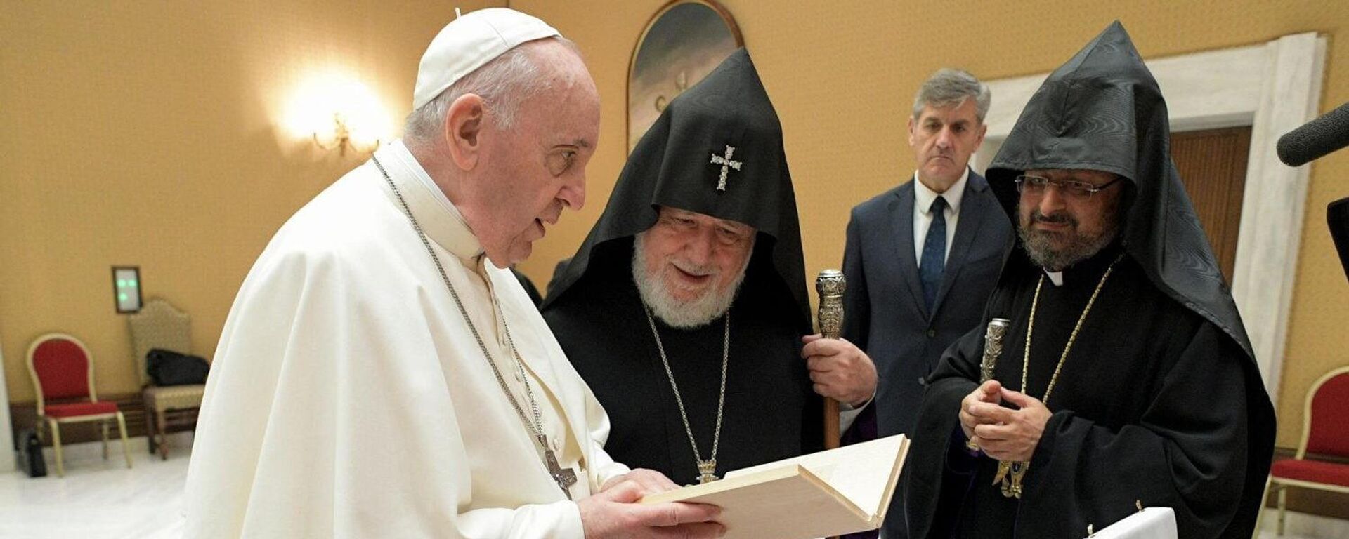 Католикос Гарегин Второй встретился с Папой Римским Франциском (6 октября 2021). Ватикан - Sputnik Армения, 1920, 06.10.2021