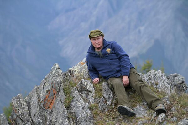 Владимир Путин также любит горные местности. - Sputnik Армения
