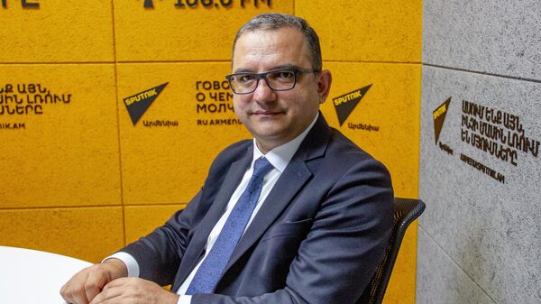 Министр финансов Тигран Хачатрян в гостях радио Sputnik - Sputnik Армения
