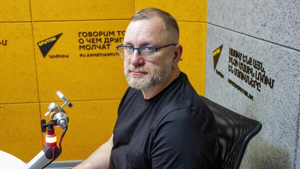Военный обозреватель Юрий Котенок в гостях радио Sputnik - Sputnik Армения